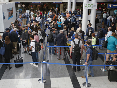 Проверку багажа в аэропортах США ужесточат: система не видит оружие и взрывчатку