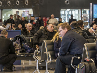 В аэропорту Самары пассажирский Як-42 выкатился за пределы ВПП