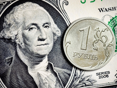 Доллар и евро взлетели к рублю после покупок валюты Центробанком