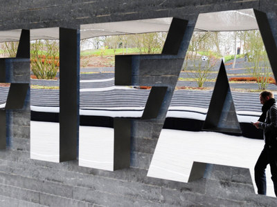 ФИФА отстранила от обязанностей 11 чиновников, подозреваемых в коррупции