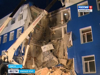 Родные погибших при обрушении казармы в Омске получат по 100 тысяч рублей