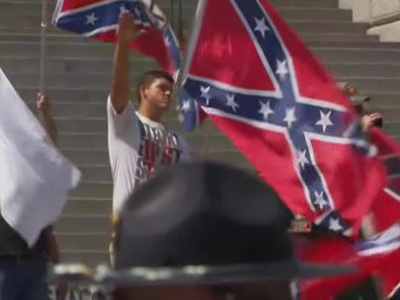 Беспорядки в Южной Каролине: за флаг Конфедерации вступился Ку-клукс-клан