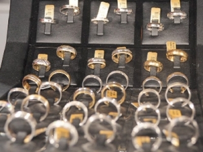 Ярославец отдал в счет долга 367 бриллиантов и 46 золотых колец бывшей жене