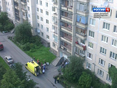 В Колпино беременная попала в больницу, после того как на неё обрушился балкон