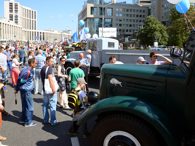 Маршрут длиной в 90 лет: московский автобус отмечает день рождения