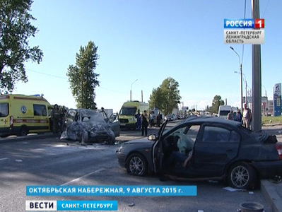В аварии на Октябрьской набережной в Петербурге погибли три человека