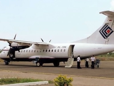 Поиски пропавшего в Индонезии самолета приостановлены