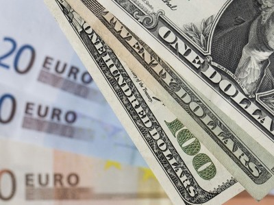 Рубль укрепляется вслед за ценами на нефть