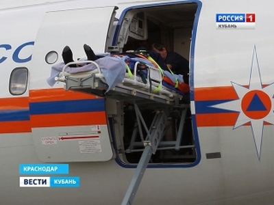 Спецборт МЧС перевезет двух тяжелобольных девочек из Краснодара в Петербург