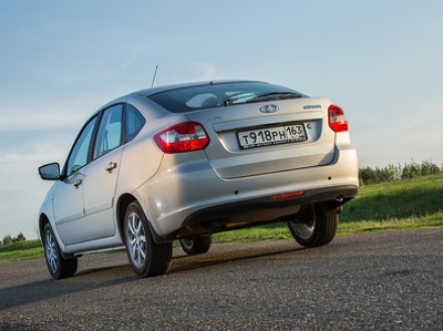 Lada Granta и Datsun on-Do: дороги "близнецов" на авторынке разошлись