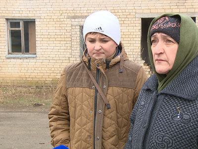 В Дубовском районе семья с ребенком-инвалидом встречает зиму в ветхом доме