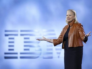 Выручка IBM продолжает падать, как и акции