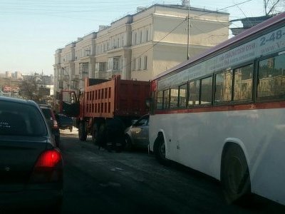 Во Владивостоке девушка попала в чудовищное по нелепости и последствиям ДТП