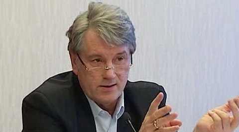 Ющенко сравнил Украину с назойливой мухой