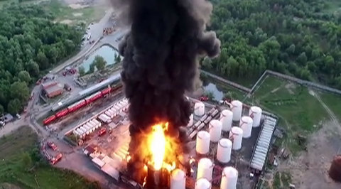 Эколог: после пожара на нефтебазе под Киевом кислотные дожди могут пройти хоть под Берлином