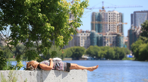 Августовское пекло: жара в Москве сохранится
