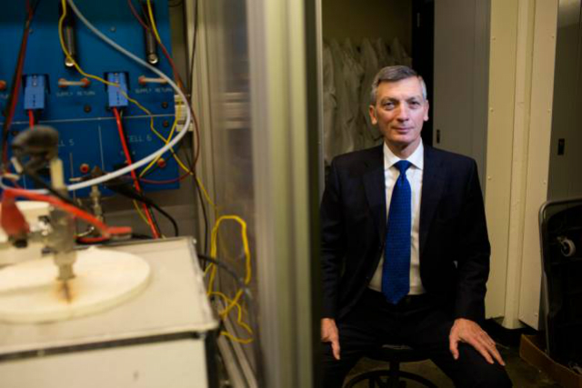 Ведущий автор работы Дональд Садоуэй (фото M. Scott Brauer).