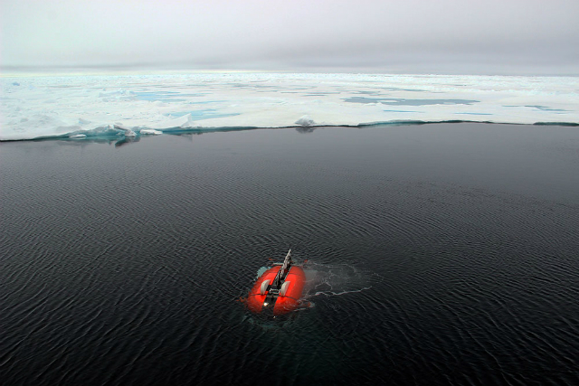 Аппарат во время испытаний в августе 2014 года (фото Chris German/Woods Hole Oceanographic Institution).