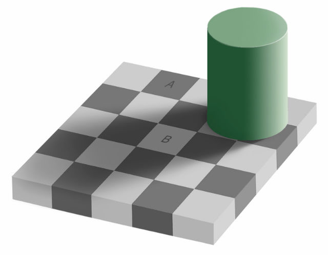 Иллюзия с тенью на шахматной доске: клетки "А" и "В" кажутся разного цвета, но на самом деле они абсолютно одинаковые (иллюстрация Wikimedia Commons). 