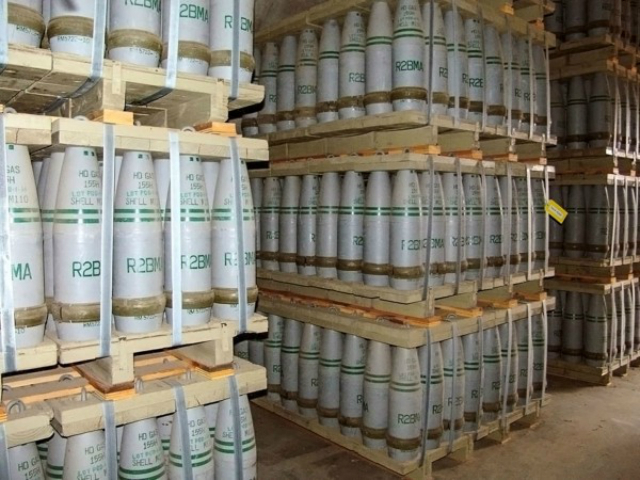 Химическое оружие, ожидающее уничтожения на военных складах США (фото U.S. Government). 