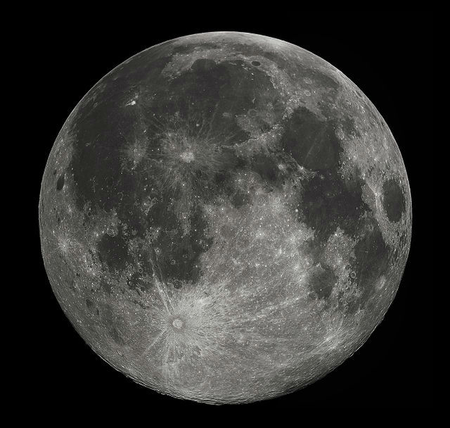 Для обнаружения потоков нейтрино сверхвысоких энергий учёные предложили следить за поверхностью Луны (фото Wikimedia Commons). 