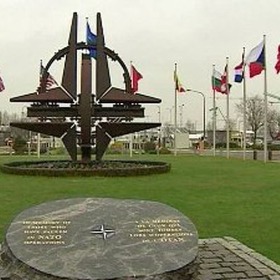 Заоралек: НАТО не намерено создавать новые базы в Европе Заоралек: НАТО не намерено создавать новые базы в Европе